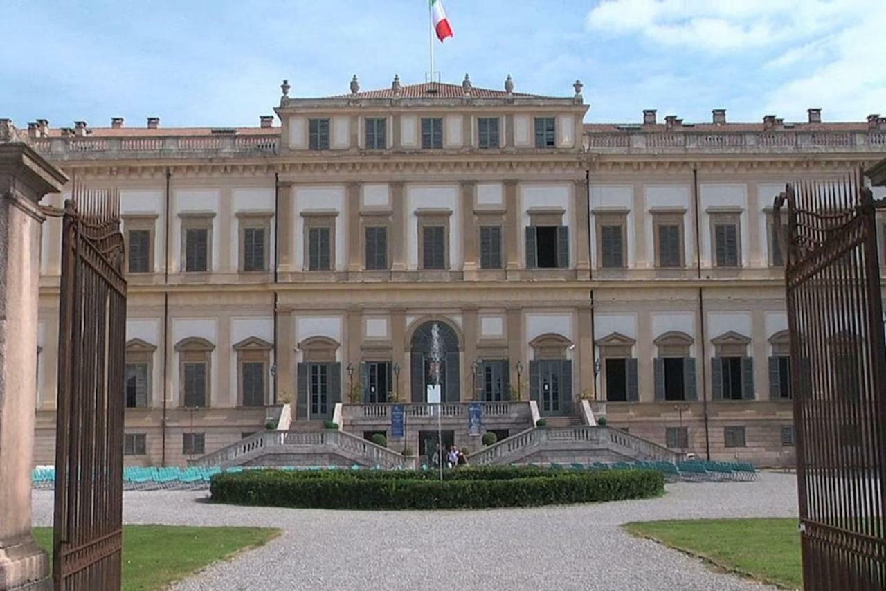 Appartamento Ampio E Indipendente Con Vista Giardino Paderno d'Adda ภายนอก รูปภาพ